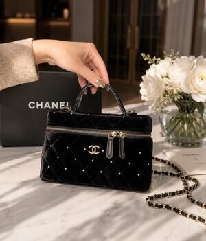 Chanel Beauty Velvet Rhinestone Vanity Crossbody Bag – Black (GWP)